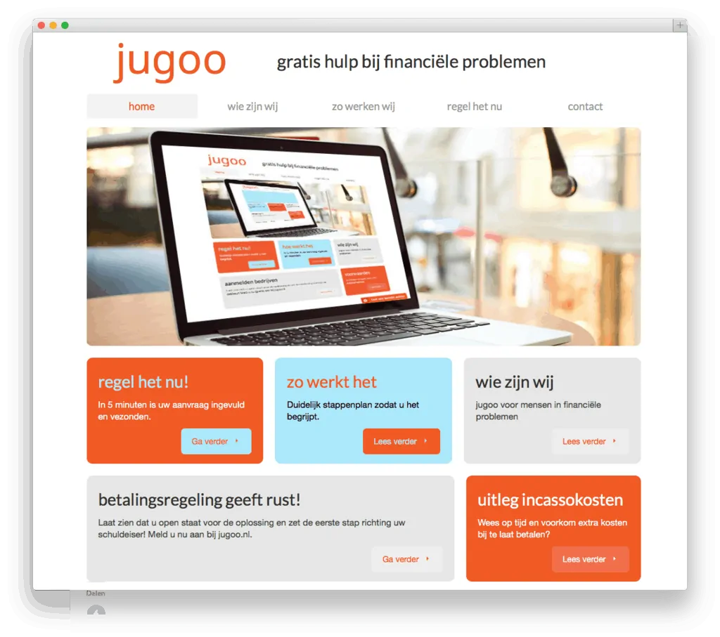Laptop met financiële hulp website geopend.